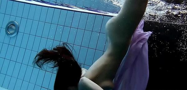  Blackhaired Aneta in the pool